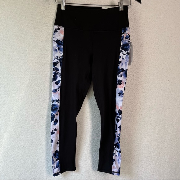 Gaiam The OM Fit Cropped Leggings women’s S in tap shoe black meadow print new - Picture 1 of 16